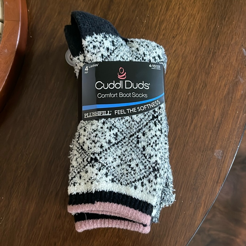 Cuddl Duds Comfort Boot Socks 4 Pair- Ladies' Size 4-10